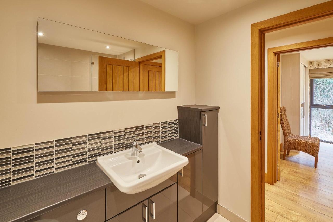 Host & Stay - Simon Howe Lodge Whitby Bagian luar foto